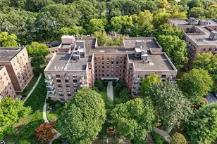 224-24 Union Tpke, Oakland Gardens, NY 11364 - Photo 7