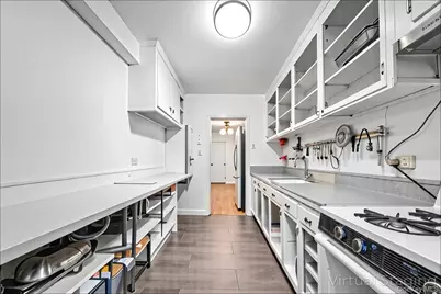 22424 Union Turnpike #1H, Oakland Gardens, NY 11364 - Photo 25