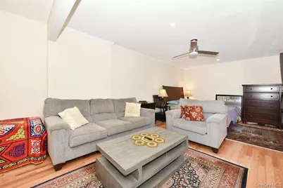 84-01 Main Street #728, Briarwood, NY 11435 - Photo 3