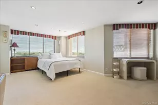 100 Hilton Ave, Garden City, NY 11530 - Photo 19