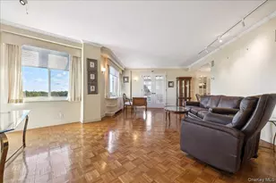 100 Hilton Ave, Garden City, NY 11530 - Photo 7