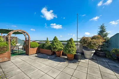 100 Hilton Avenue #907, Garden City, NY 11530 - Photo 23