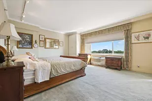 100 Hilton Ave, Garden City, NY 11530 - Photo 15