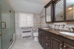 25 Atkinson Rd, Rockville Centre, NY 11570 - Photo 33