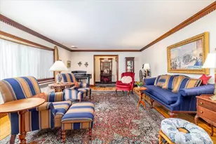 25 Atkinson Rd, Rockville Centre, NY 11570 - Photo 9