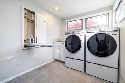 25 Atkinson Road, Rockville Centre, NY 11570 - Photo 13