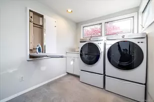 25 Atkinson Rd, Rockville Centre, NY 11570 - Photo 13