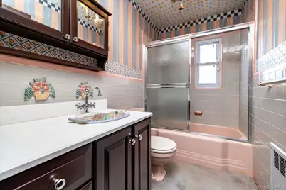 25 Atkinson Road, Rockville Centre, NY 11570 - Photo 17