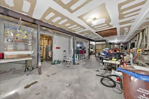 850 E 214th St, Bronx, NY 10467 - Photo 25