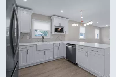 36 S 5th Avenue, Brentwood, NY 11717 - Photo 9