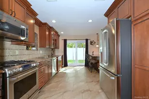 11 Barkley Ln, Nesconset, NY 11767 - Photo 5