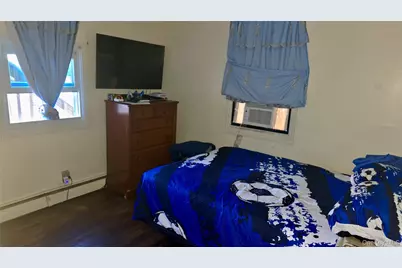 31 Perry Street, Brentwood, NY 11717 - Photo 9