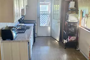 31 Perry St, Brentwood, NY 11717 - Photo 5