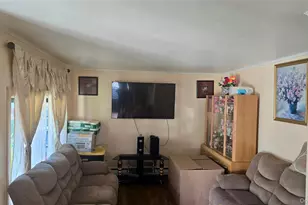 31 Perry St, Brentwood, NY 11717 - Photo 3