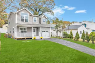 33 Rosemont Ave, Farmingville, NY 11738 - Photo 3