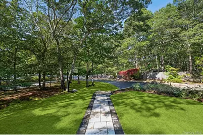 70 Straight Path, Southampton, NY 11968 - Photo 3