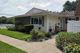 283 Storm Dr, Holtsville, NY 11742 - Photo 3