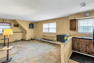 769 Meadow Rd, Smithtown, NY 11787 - Photo 19