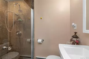 80 Rosalie Ct, East Meadow, NY 11554 - Photo 13