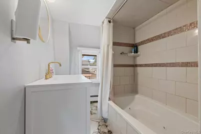 33 Prospect Avenue, Lynbrook, NY 11563 - Photo 23