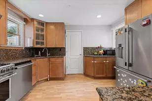 33 Prospect Ave, Lynbrook, NY 11563 - Photo 13