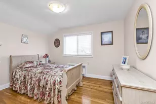 154-21 Bayside Ave, Flushing, NY 11354 - Photo 19