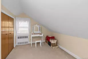 154-21 Bayside Ave, Flushing, NY 11354 - Photo 17