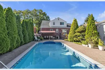 15421 Bayside Avenue, Flushing, NY 11354 - Photo 3