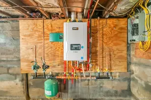 12 S Rd, Central Islip, NY 11722 - Photo 11