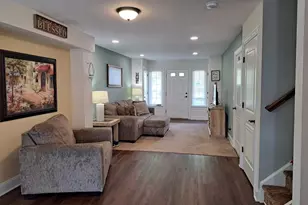 807 Fairway Ct, New Windsor, NY 12553 - Photo 3