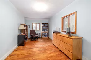 136 Scarcliffe Dr, Malverne, NY 11565 - Photo 17