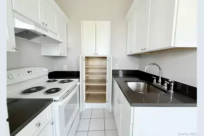 132 W Boston Post Road #5, Mamaroneck, NY 10543 - Photo 7