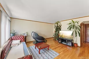 543 Lakeville Rd, New Hyde Park, NY 11040 - Photo 3