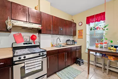 285 Lincoln Avenue, Brooklyn, NY 11208 - Photo 17