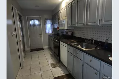 647 Saint Johns Place, Brooklyn, NY 11216 - Photo 7