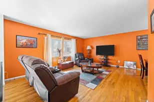 57 Benburb St, Amityville, NY 11701 - Photo 9