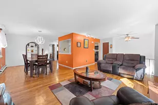 57 Benburb St, Amityville, NY 11701 - Photo 11