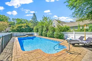 2 Amherst Ln, Smithtown, NY 11787 - Photo 33