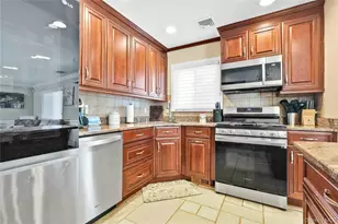 2 Amherst Ln, Smithtown, NY 11787 - Photo 13