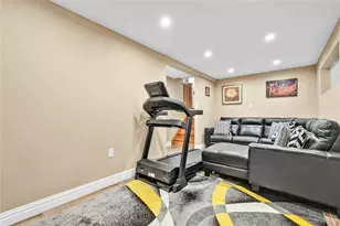 2 Amherst Ln, Smithtown, NY 11787 - Photo 23