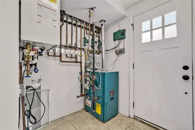 2 Amherst Lane, Smithtown, NY 11787 - Photo 27