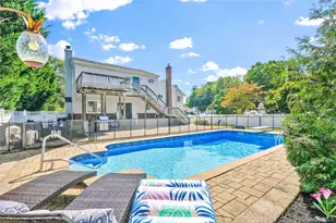 2 Amherst Ln, Smithtown, NY 11787 - Photo 7