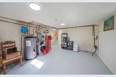 3 Milford Drive, Central Islip, NY 11722 - Photo 47