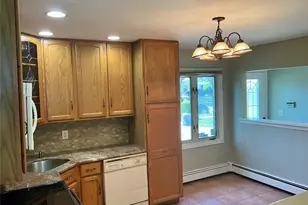 17 Rural Ln, Levittown, NY 11756 - Photo 3