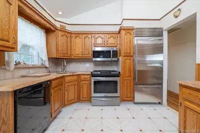 101 Stuart Avenue, Malverne, NY 11565 - Photo 7