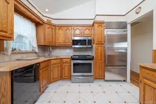 101 Stuart Ave, Malverne, NY 11565 - Photo 7