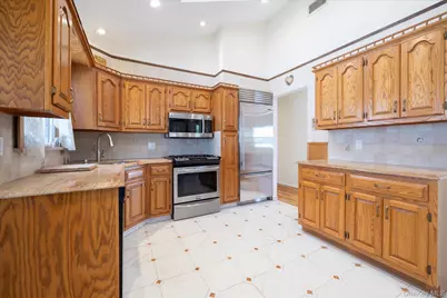 101 Stuart Avenue, Malverne, NY 11565 - Photo 9