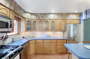 56-35 174th St, Fresh Meadows, NY 11365 - Photo 9