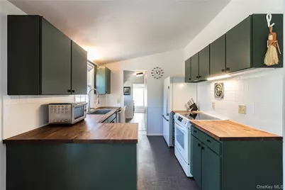 151 Rothenburgh Road, Poughkeepsie, NY 12603 - Photo 19