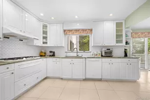 23 Parkside Dr, Great Neck, NY 11021 - Photo 19